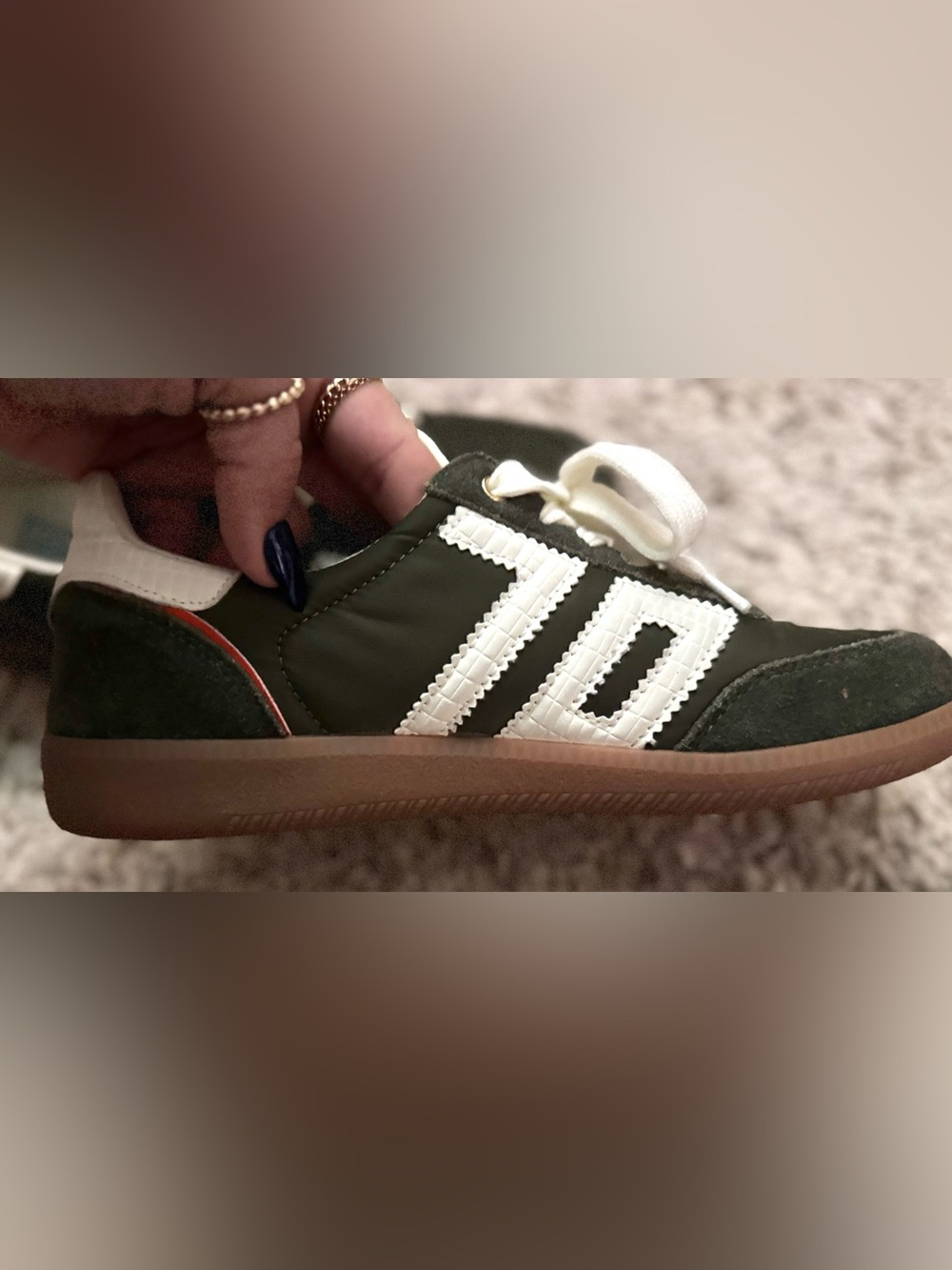 BACK 70 Women's Olive Green Athletic Sneakers with White Accents sz 39 - Picture 5 of 8